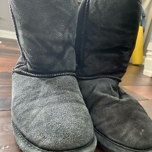 Black BEARPAW boots